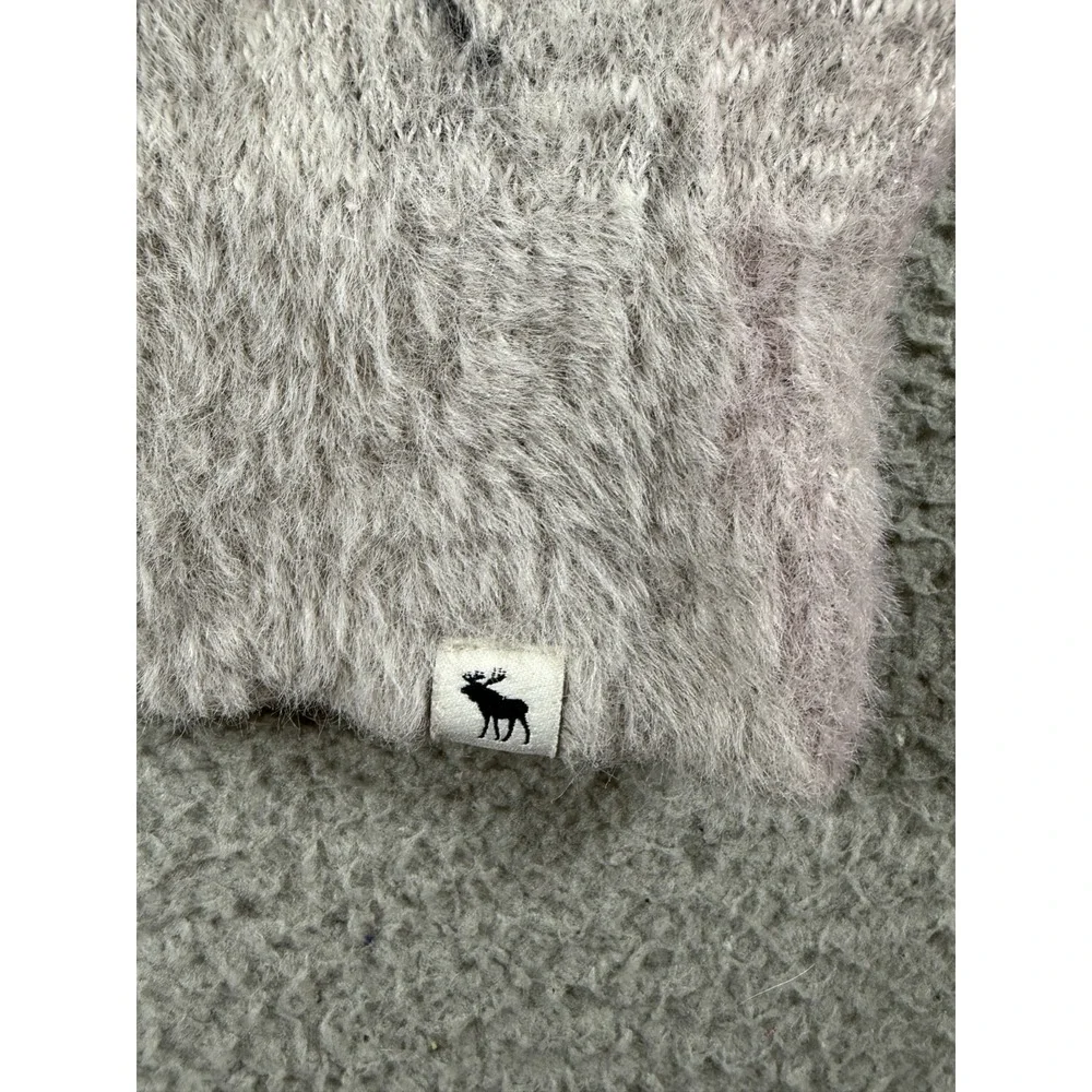 Abercrombie and Fitch Kids super soft Argyle sweater size 13/14